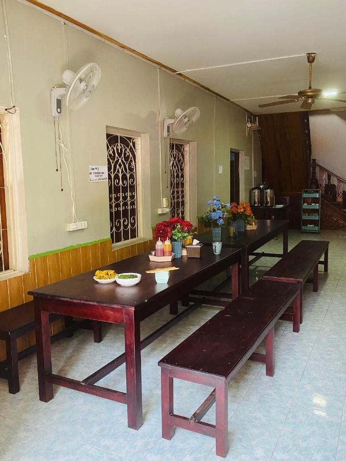 Downtown Backpackers Hostel Luang Prabang Luaran gambar